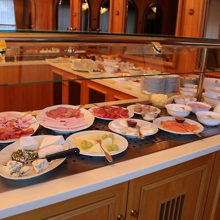 Zum Kranz Garni Hotel Bad Rippoldsau Bagian luar foto
