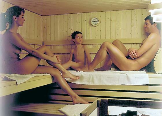 Zum Kranz Garni Hotel Bad Rippoldsau Bagian luar foto