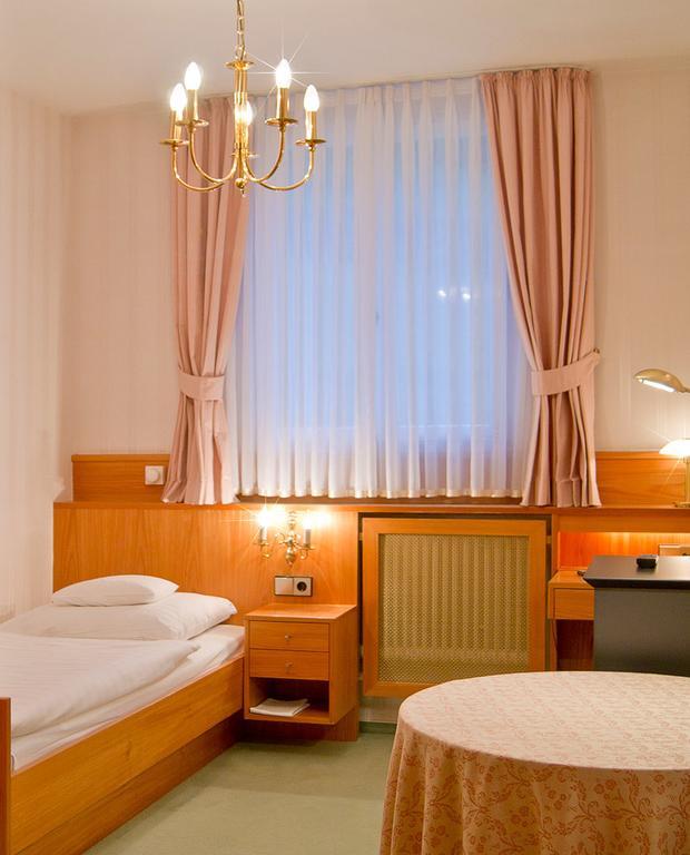 Zum Kranz Garni Hotel Bad Rippoldsau Ruang foto