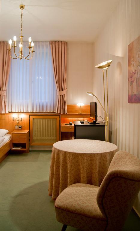 Zum Kranz Garni Hotel Bad Rippoldsau Ruang foto
